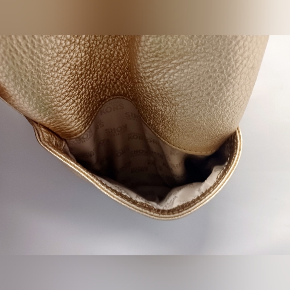 Michael Kors Gold Leather Jet Set Top Zip Tote EUC $343 Retail - Picture 12 of 15